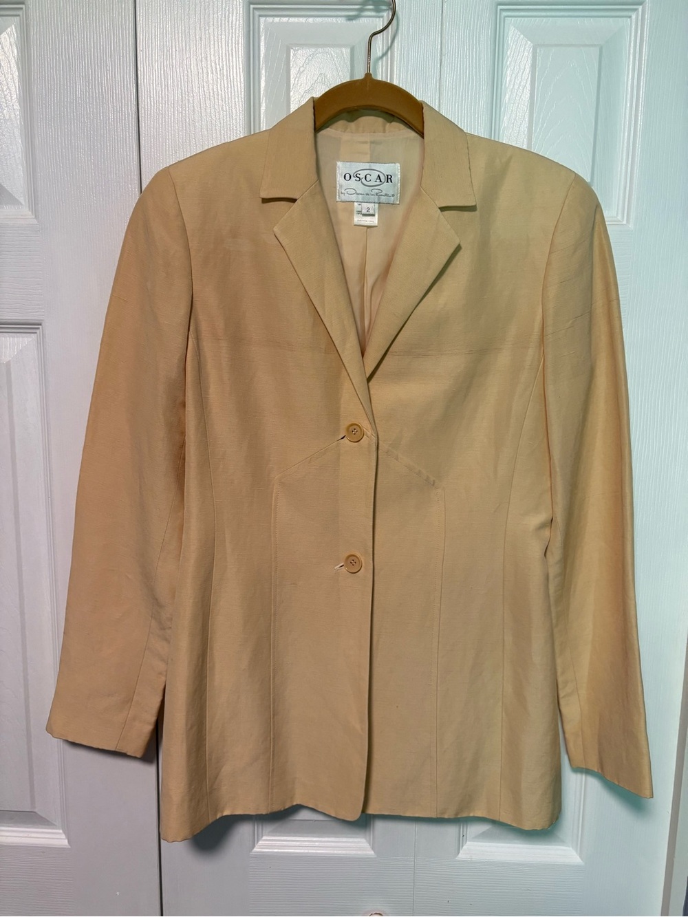 Oscar de la Renta Elegant and Classic Double -Button Blazer